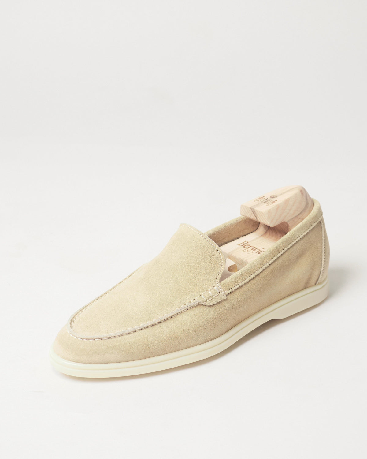 Berwick Flex Walk Plain Loafer 195 Go Rain Janus Suede Sughero single shoe front angle view