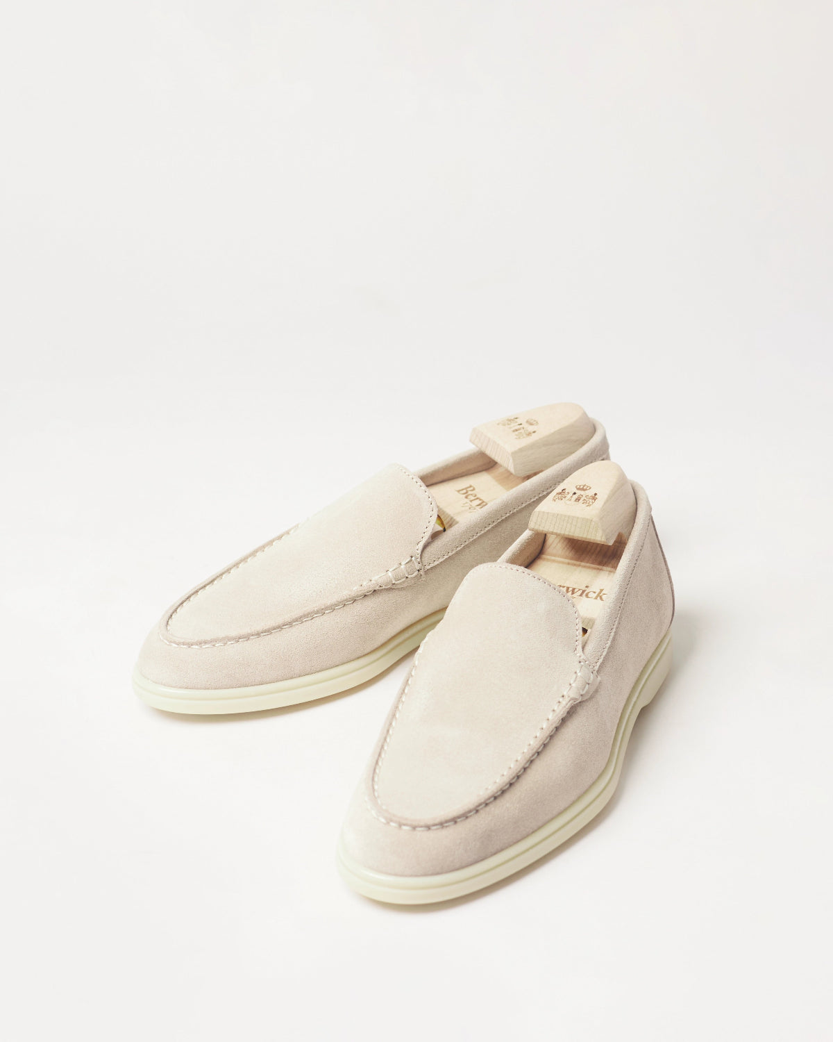 Berwick Flex Walk Plain Loafer 195 Yankee Suede Avola leather shoes pair front angle view