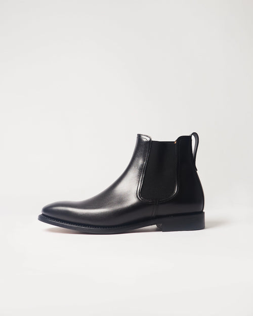 Berwick Chelsea Boot 376 Box Calf Black Elastico Black leather boot side view
