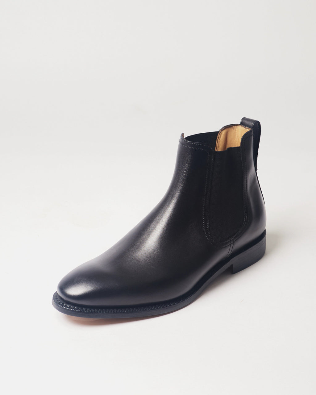 Berwick Chelsea Boot 376 Box Calf Black Elastico Black leather boot front angle view