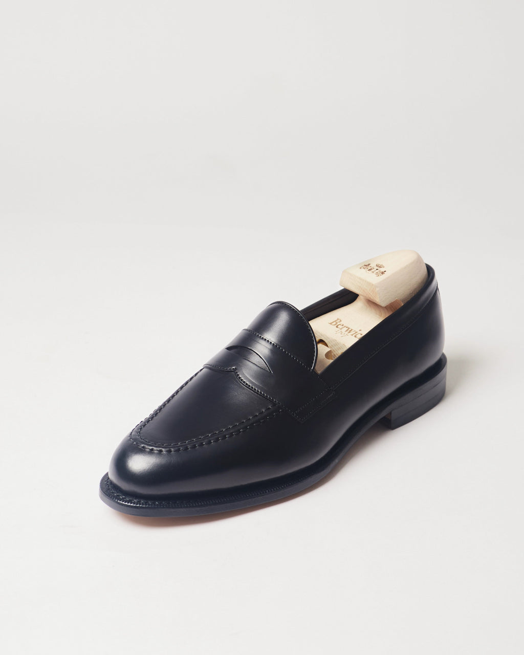 Berwick Penny Loafer 5138 Cordovan Rocado Black shell cordovan leather single shoe front angle view