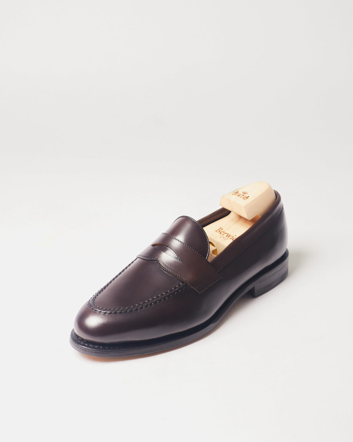 Berwick Penny Loafer 5138 Cordovan Rocado Dark Brown shell cordovan leather single shoe front angle view