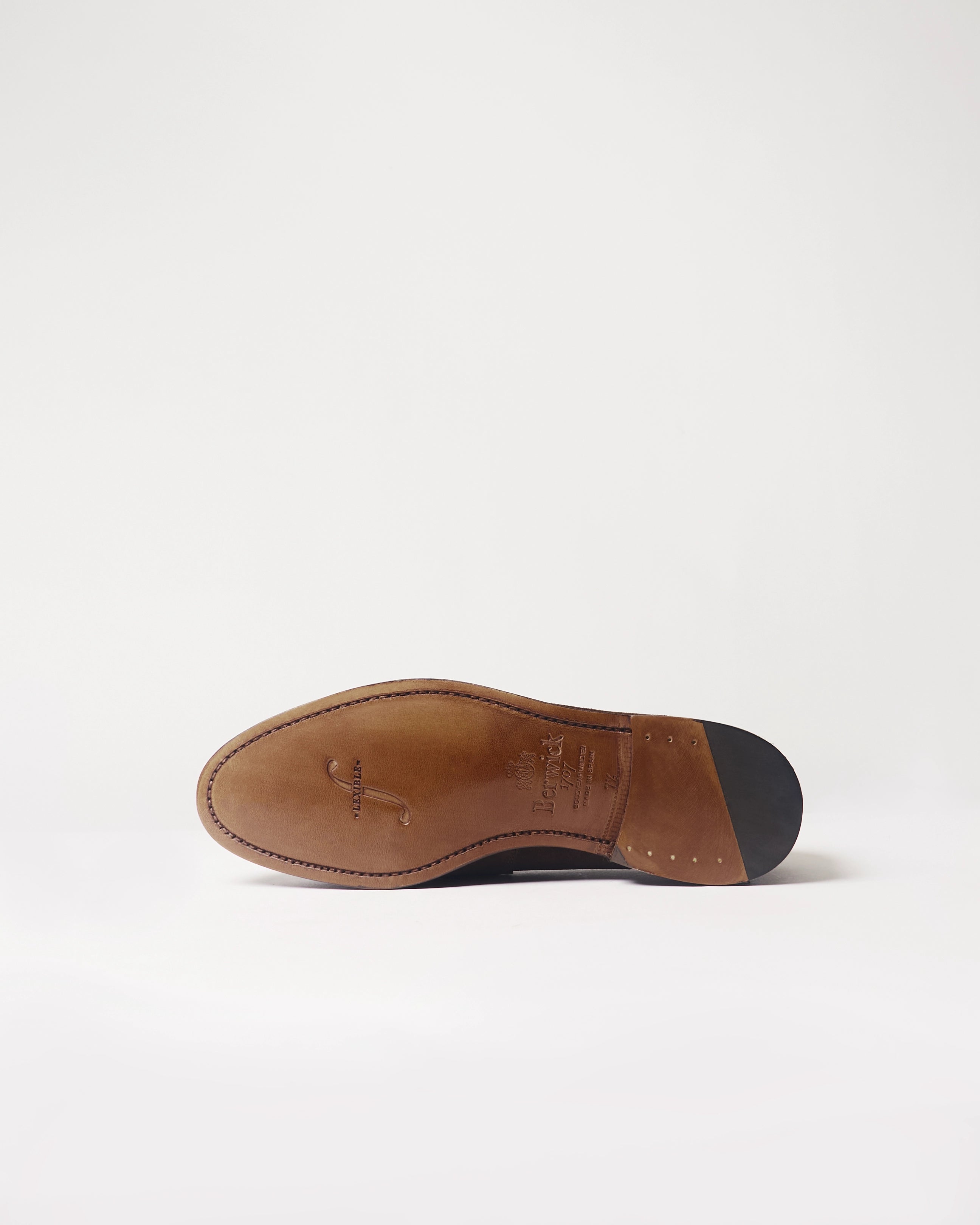 Berwick Penny Loafer 5138 Repello Suede 173 shoe rubber outsole view