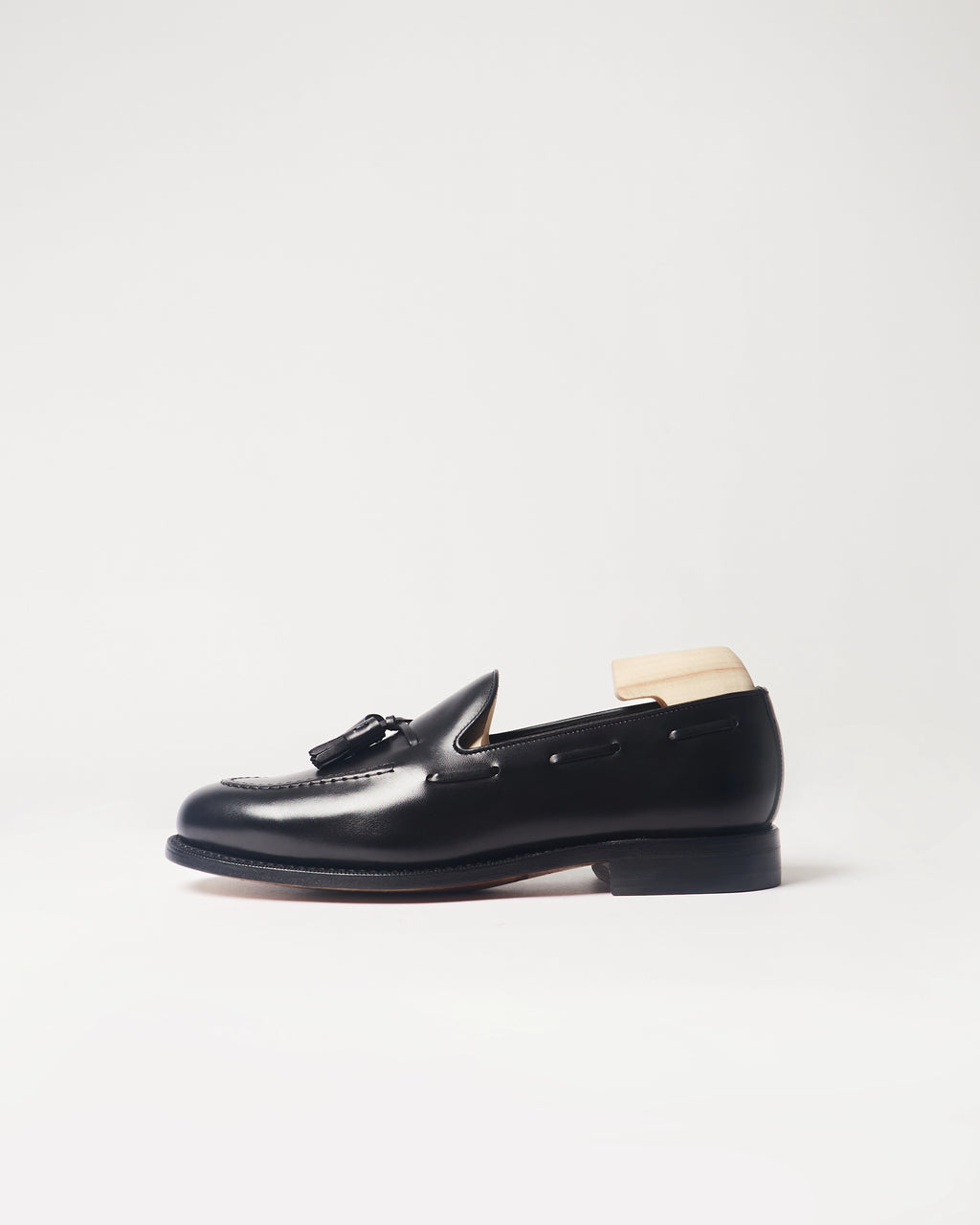 Berwick Tassel Loafer 5139 Box Calf Black smooth leather shoe side view