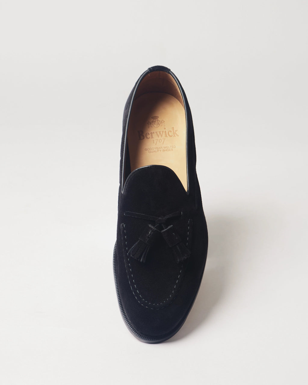 Berwick Tassel Loafer 5139 Go Rain Suede Black shoe front view