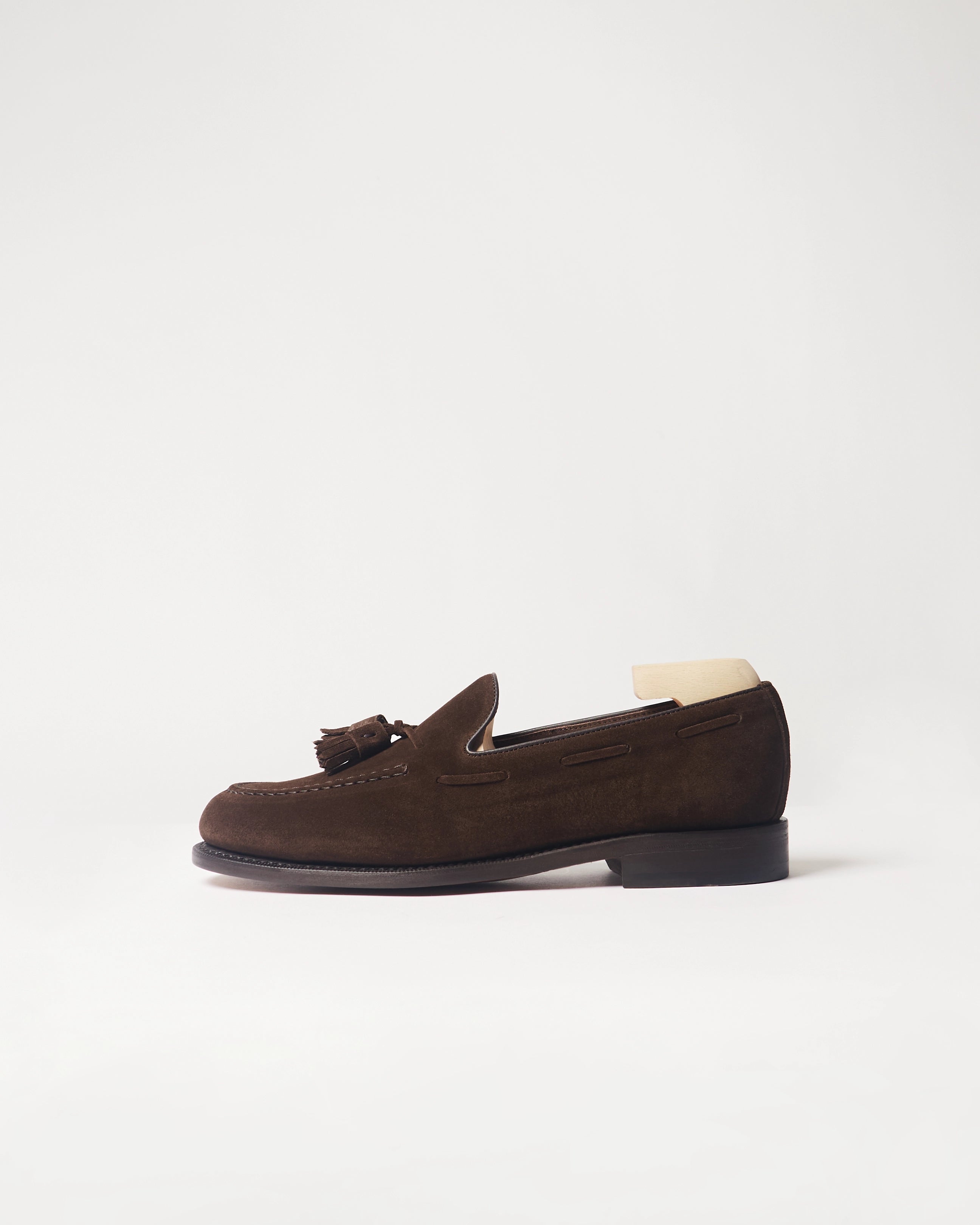 Berwick Tassel Loafer 5139 Repello Suede 173 shoe side view