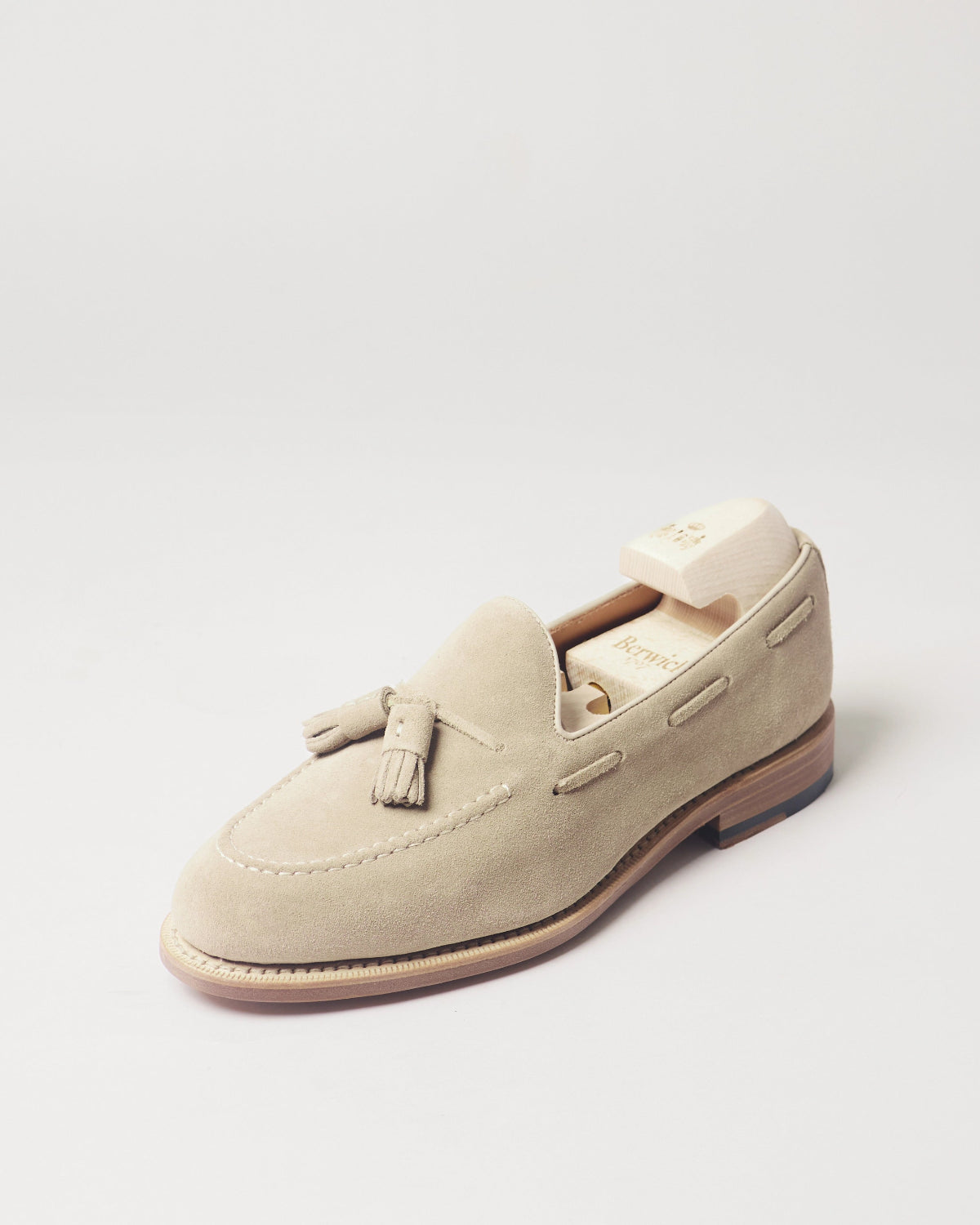 Berwick Tassel Loafer 5139 Repello Suede Gaucho dark brown single shoe front angle view