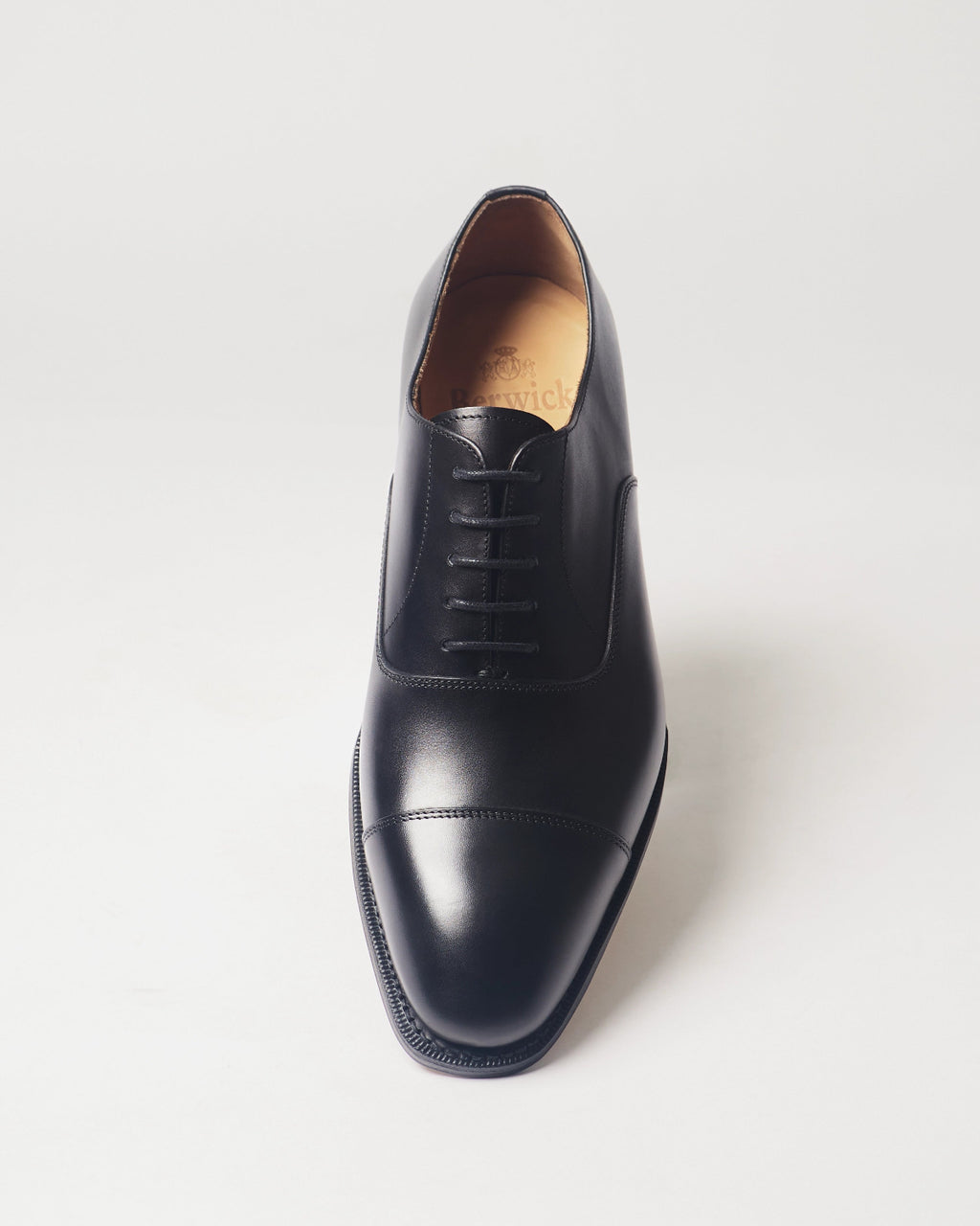 Berwick Oxford Captoe 5196 Box Calf Black smooth leather shoe front view