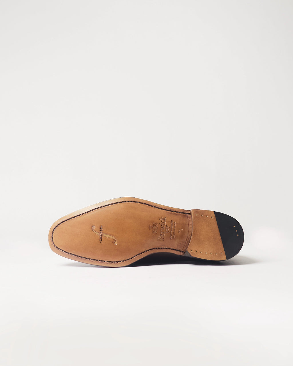 Berwick Oxford Captoe 5196 Nomera Testa Oscuro dark brown leather shoe leather outsole view