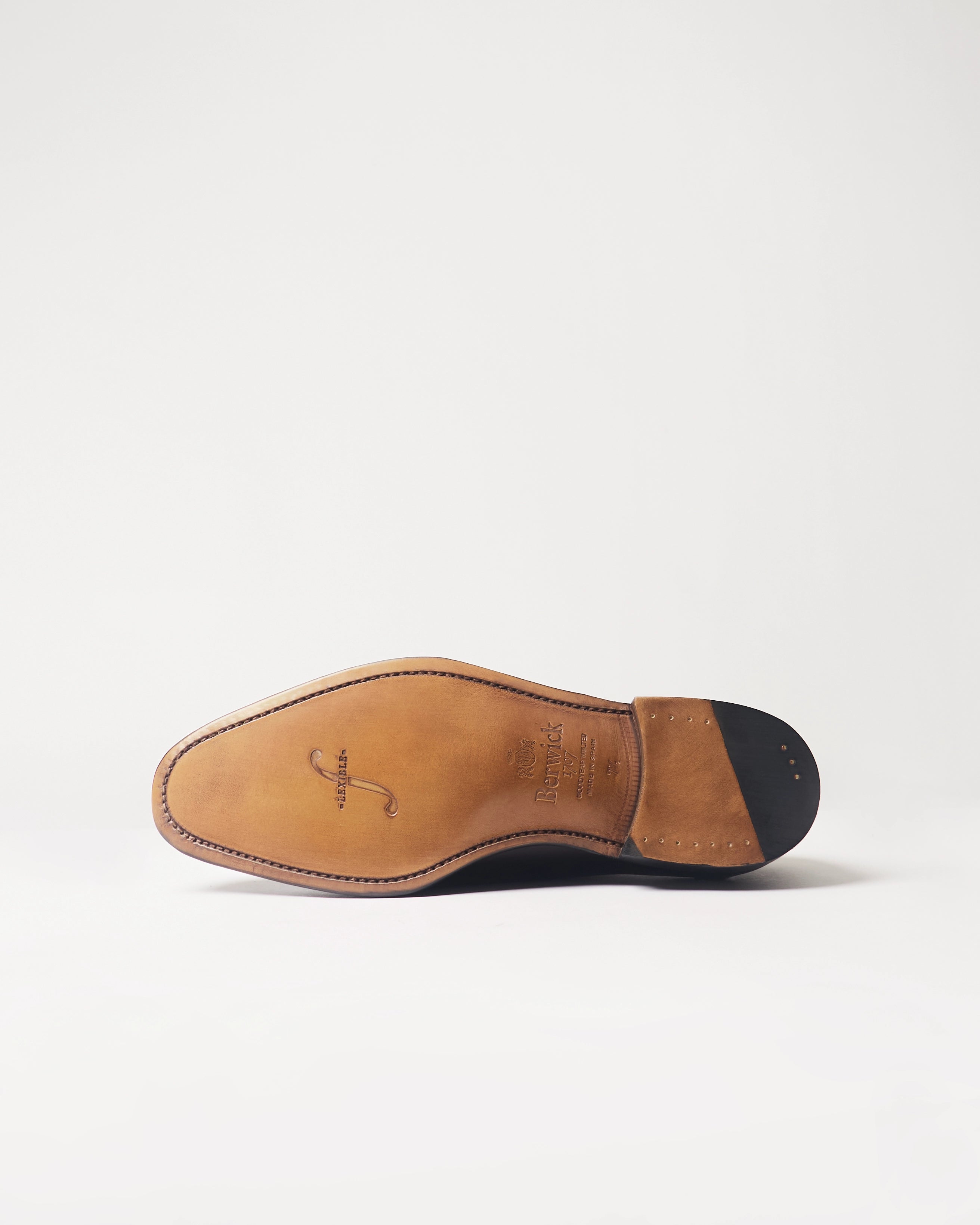 Berwick Wholecut Oxford 5216 Box Calf Black smooth leather shoe leather outsole view