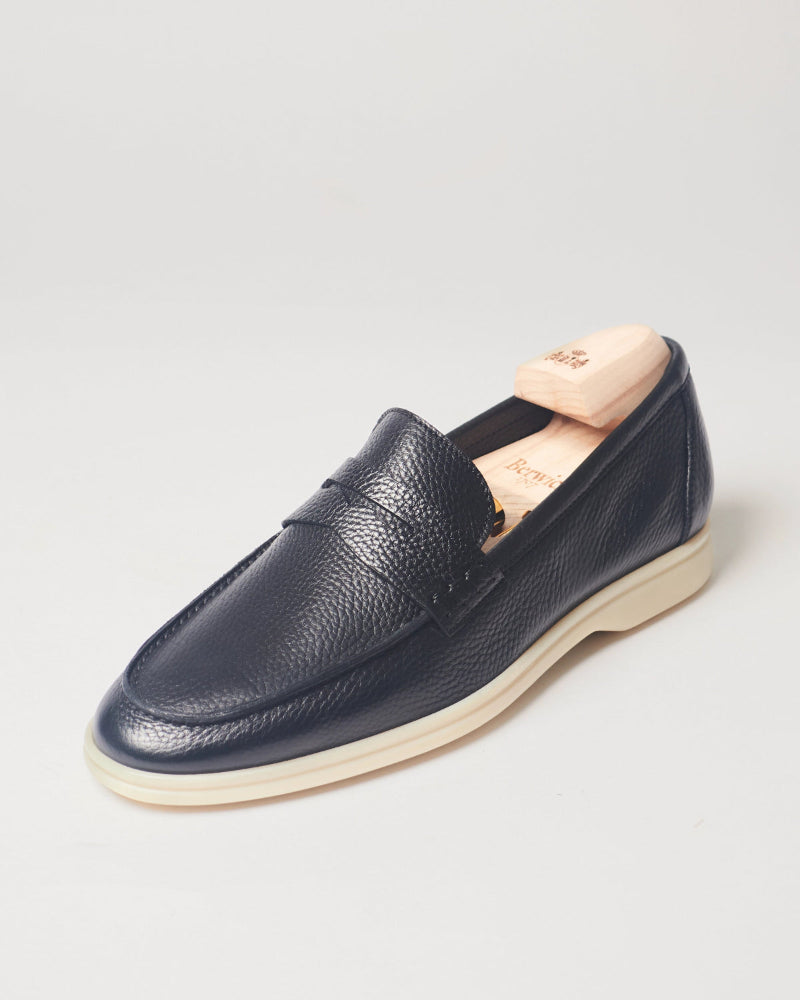 Berwick Flex Walk Penny Loafer 5371 Loan Black grained leather single shoe front angle view