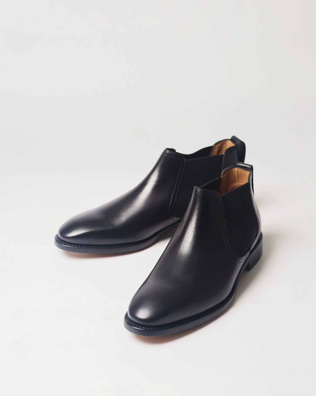 Berwick Mid Chelsea Boot 548 Box Calf Black leather boots pair front angle view