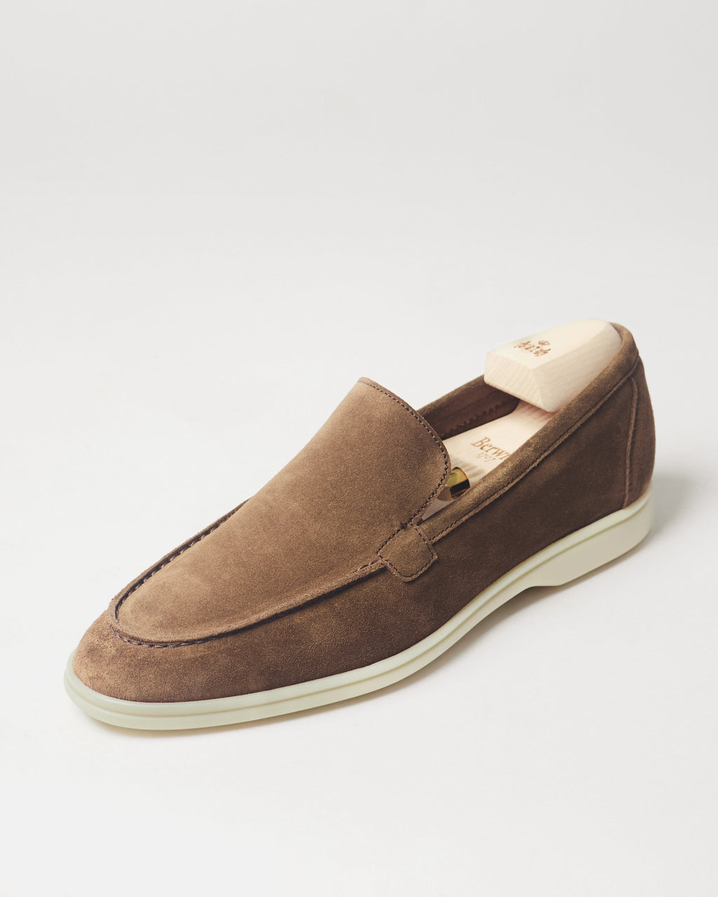 Berwick Flex Walk Loafer 5542 Go Rain Janus Suede Noce brown single shoe front angle view