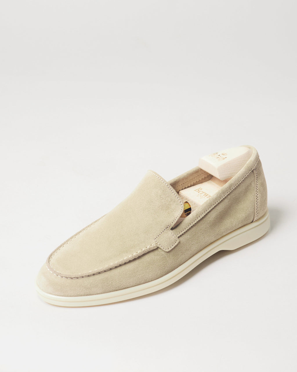 Berwick Flex Walk Loafer 5542 Go Rain Janus Suede Sughero single shoe front angle view
