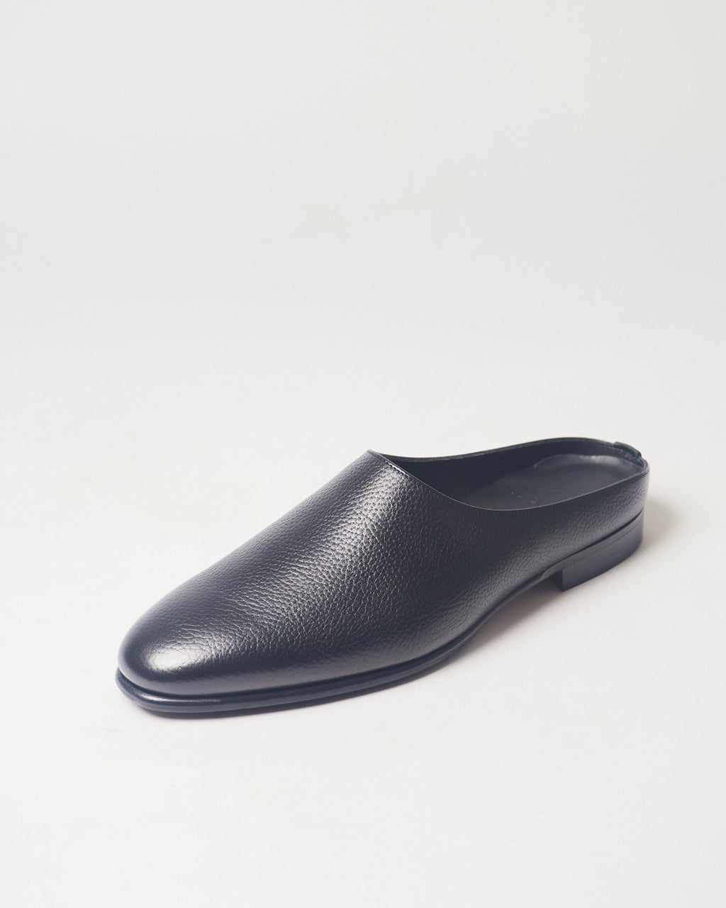 Berwick Slipper 5584 Loan Black grained leather single shoe front angle view