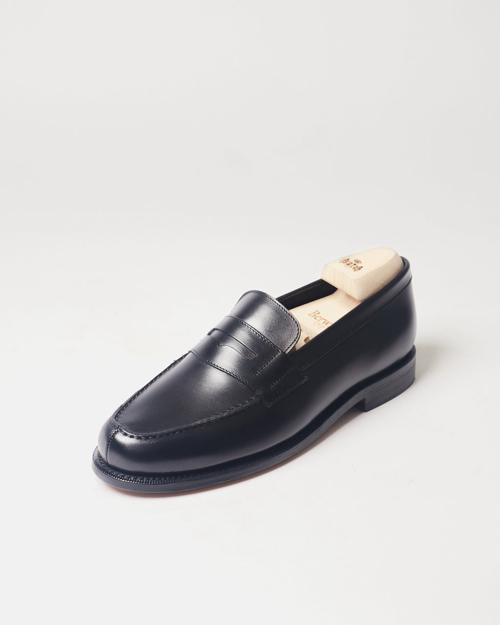 Berwick French Loafer 5732 Box Calf Black smooth leather single shoe front angle view