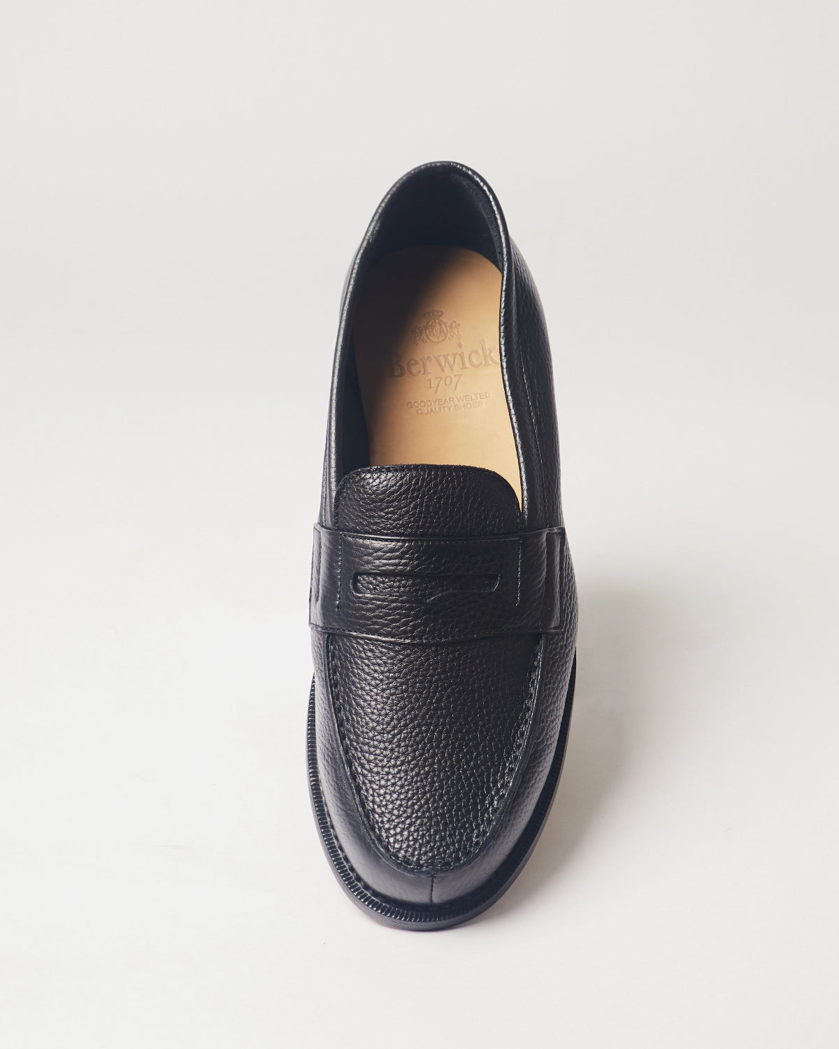 Berwick French Loafer 5732 Loan Black smooth leather shoe front view