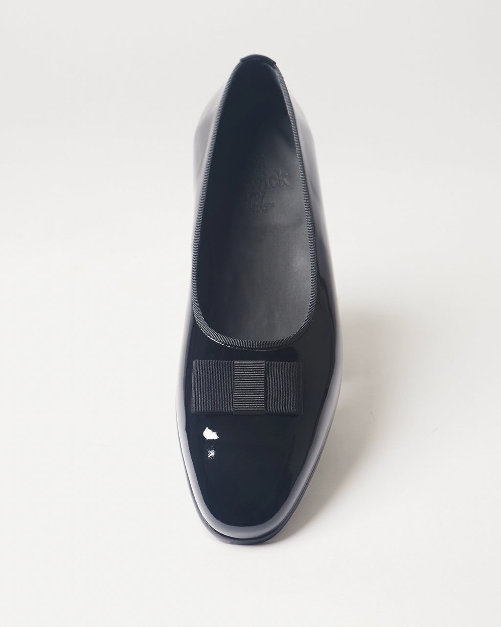 Berwick Belgian Loafers 5744 Charol Black patent leather shoes top front view