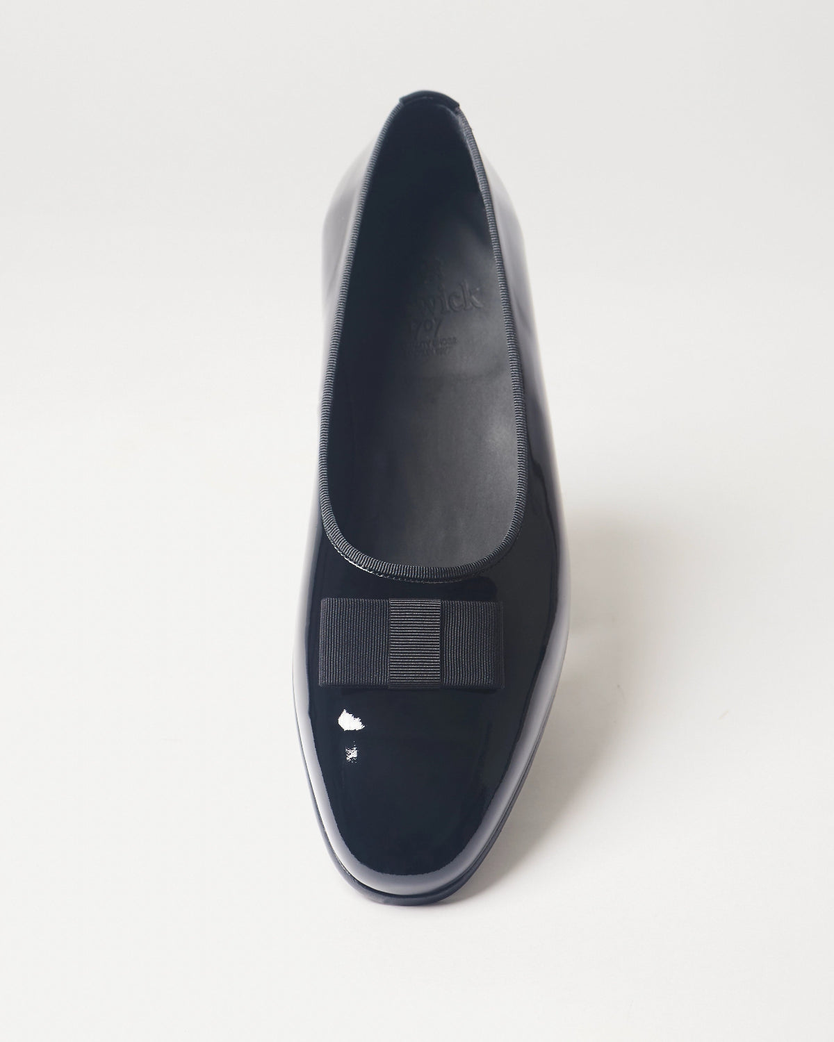Berwick Belgian Loafers 5744 Charol Black patent leather shoes top front view