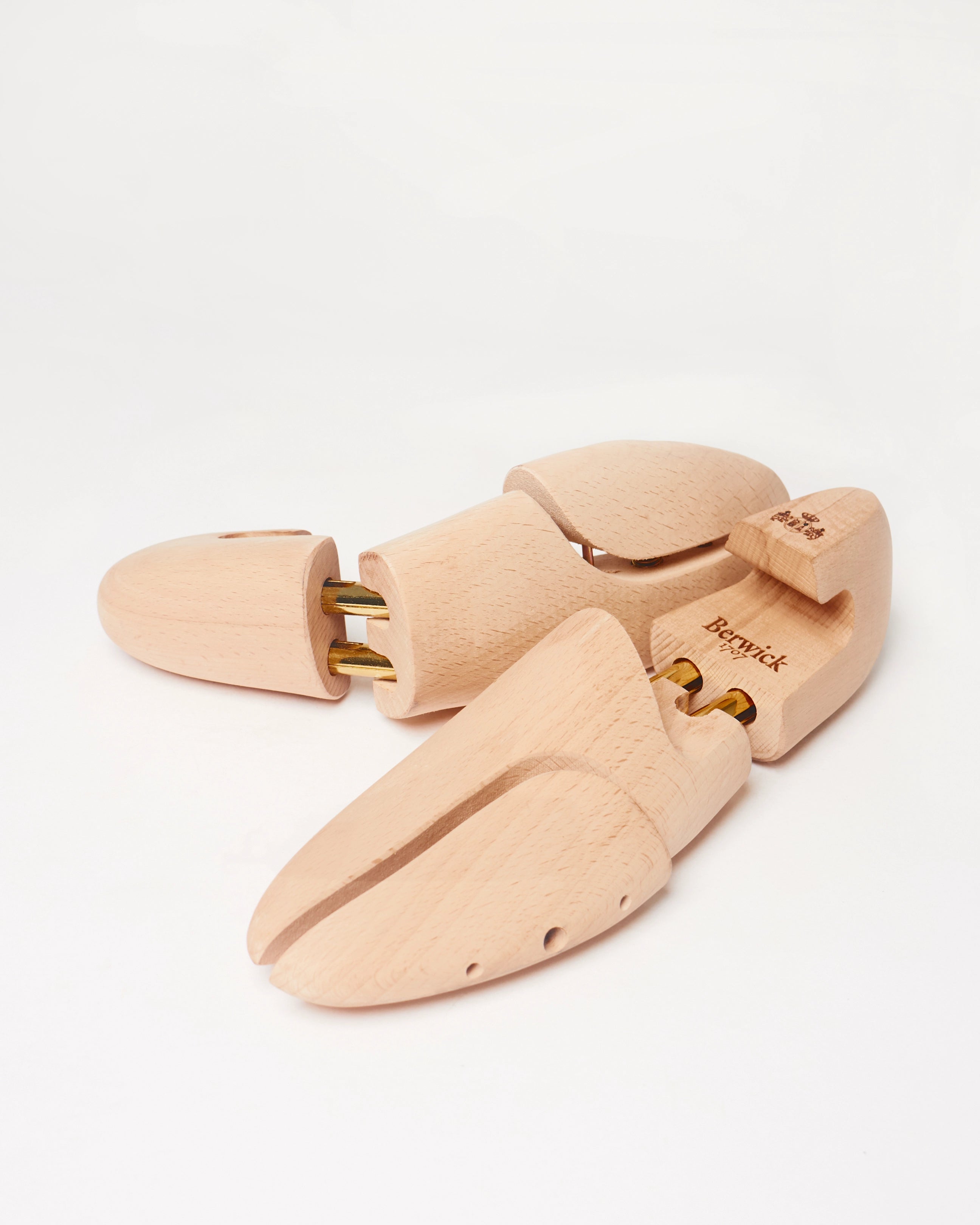 Berwick Shoe Tree Beech Wood Natural pair alternative angle view