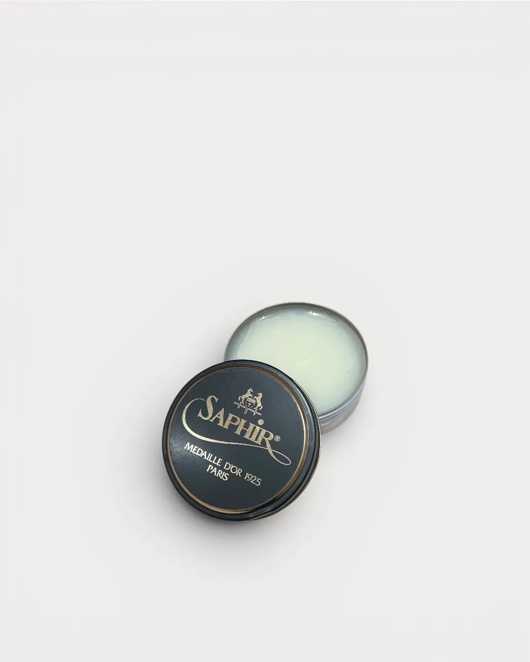 Saphir Traveler's Pate De Luxe 02 Neutral shoe wax polish tin front view